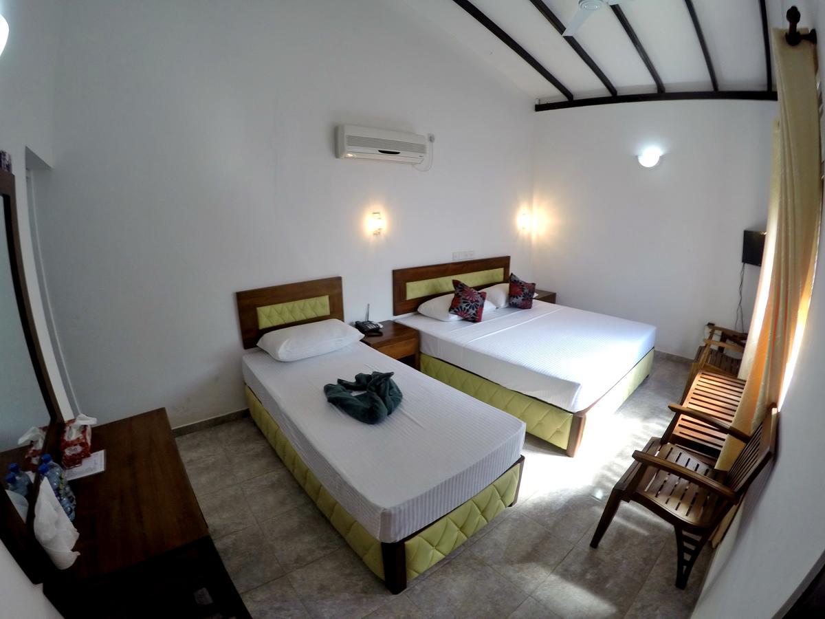 Ramon Beach Resort Ambalangoda  Exterior photo