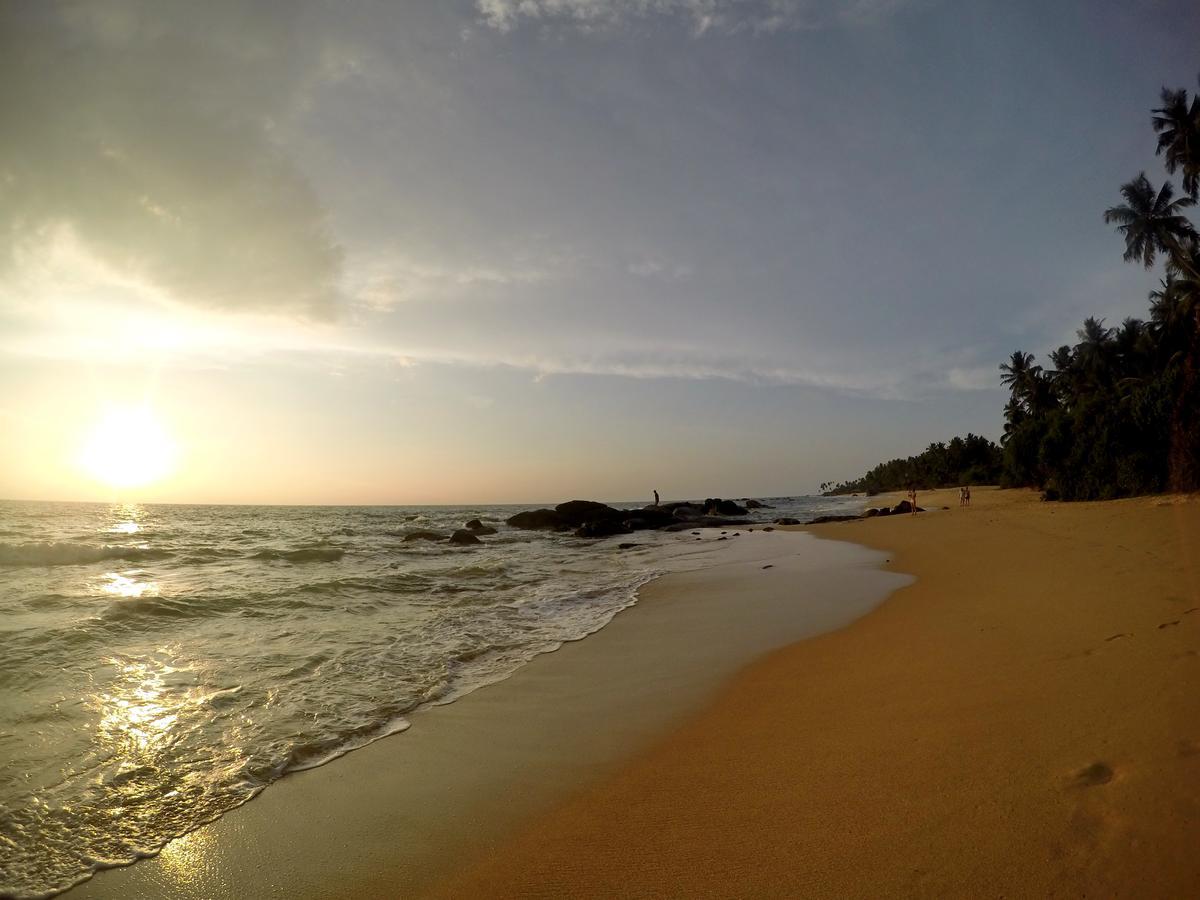 Ramon Beach Resort Ambalangoda  Exterior photo