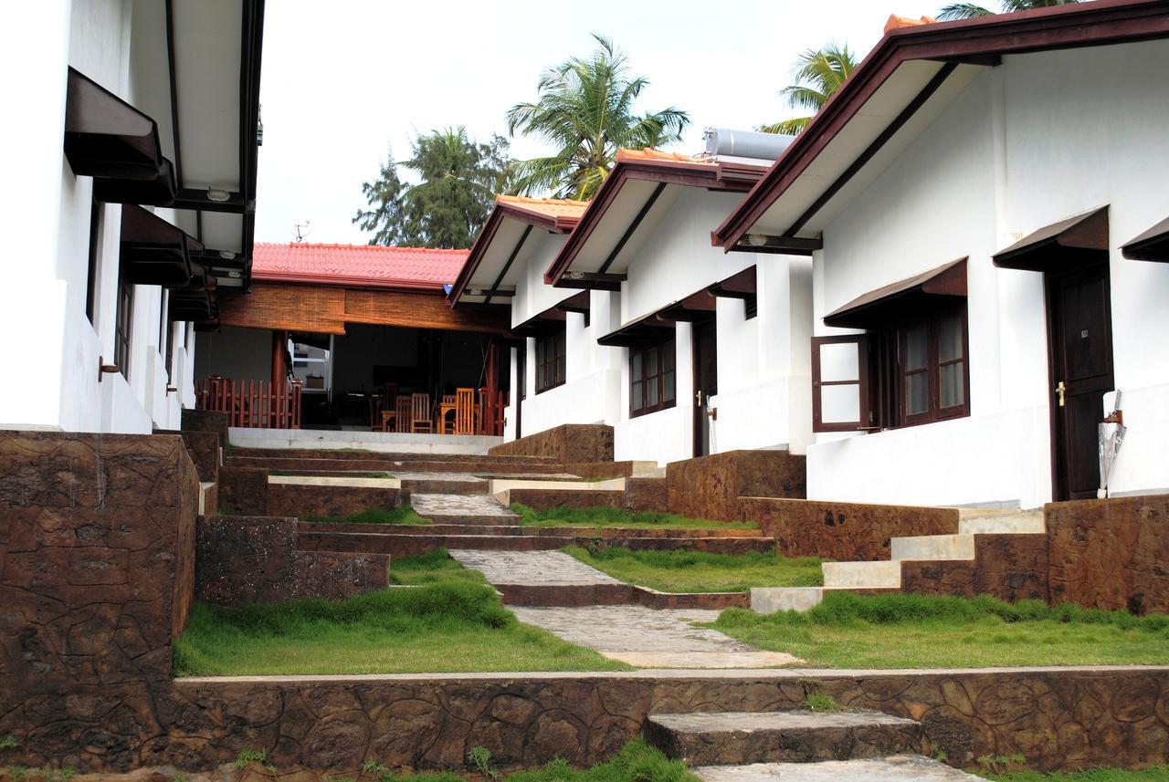 Ramon Beach Resort Ambalangoda  Exterior photo