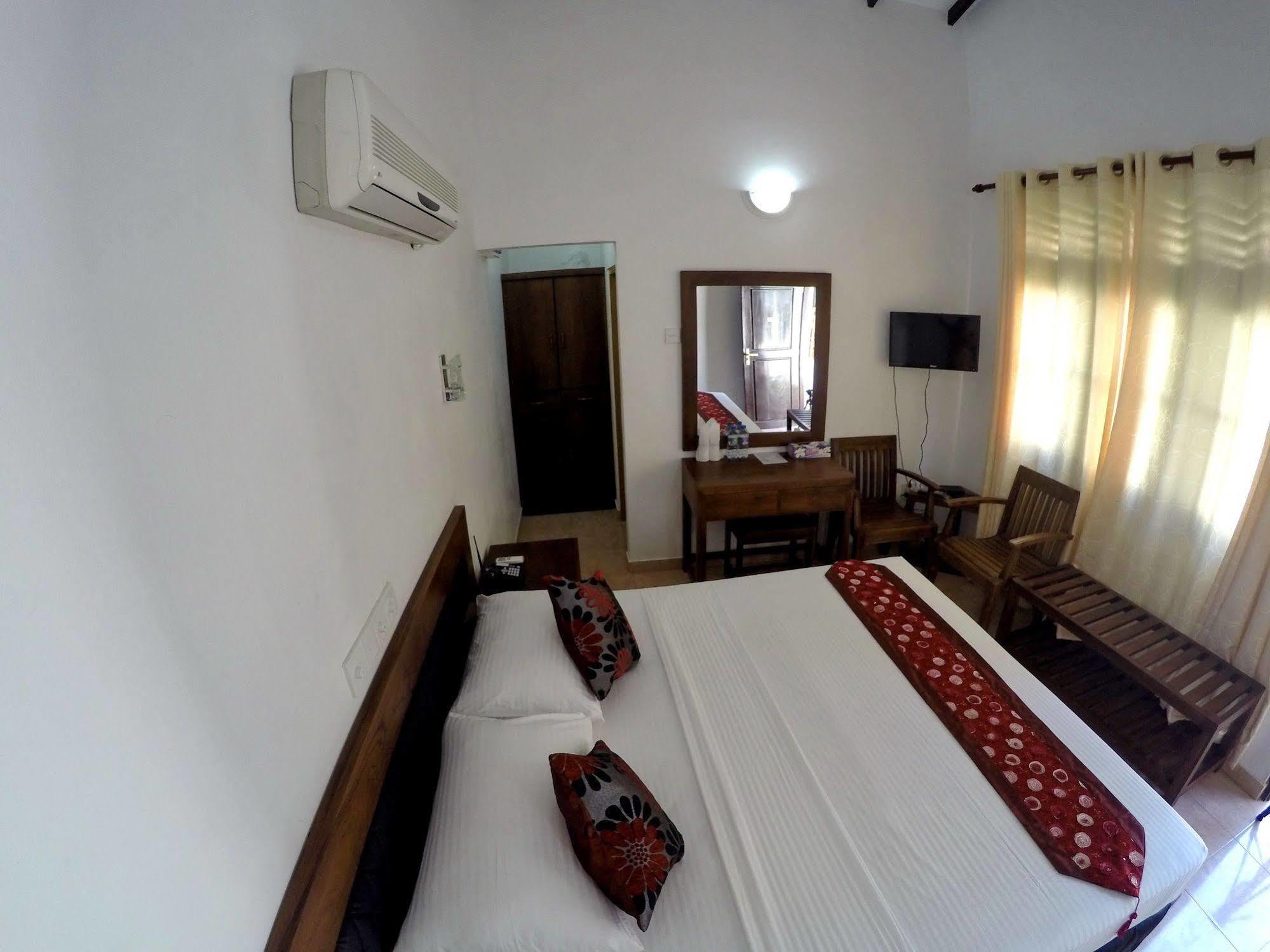 Ramon Beach Resort Ambalangoda  Exterior photo